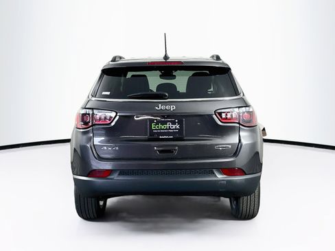 Used 2022 Jeep Compass Latitude AWD/4WD image 7