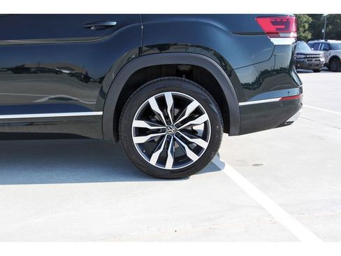 Used 2022 Volkswagen Atlas SEL Premium image 31