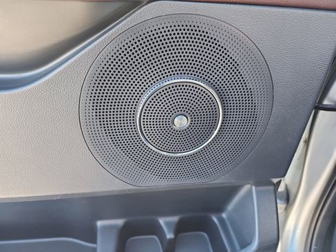 Used 2024 Ford Expedition Limited image 27