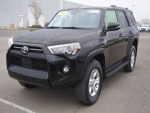 Used 2024 Toyota 4Runner SR5 Premium image 9
