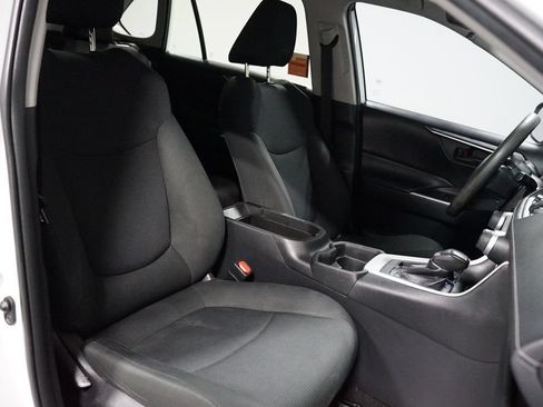 Used 2021 Toyota RAV4 LE FWD image 24