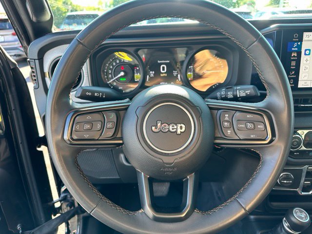Used 2024 Jeep Wrangler Unlimited AWD/4WD image 16