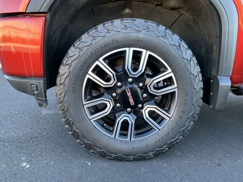 Used 2021 GMC Sierra 2500 AT4 w/ AT4 Premium Plus Package image 11