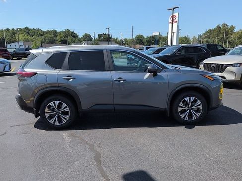 Used 2023 Nissan Rogue SV w/ SV Premium B Package FWD image 8