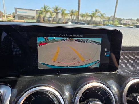 Used 2022 Mercedes-Benz GLB 250 image 10