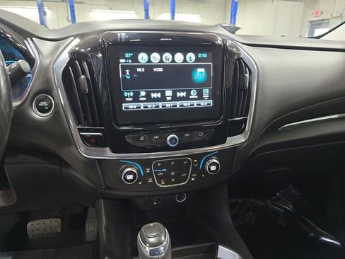 Used 2018 Chevrolet Traverse LT w/ LPO, Black Accent Package image 25