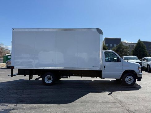 New 2027 Ford E-350 and Econoline 350 Super Duty w/ Interior Upgrade Package image 2