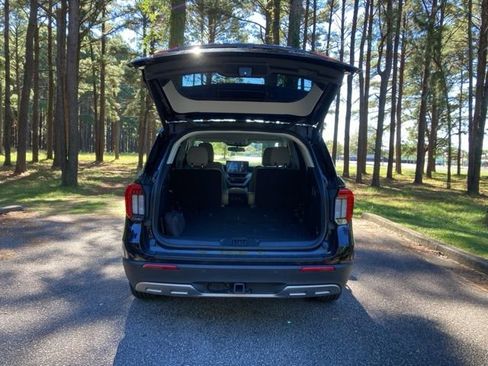 Used 2025 Ford Explorer Active w/ Active Comfort Package image 18