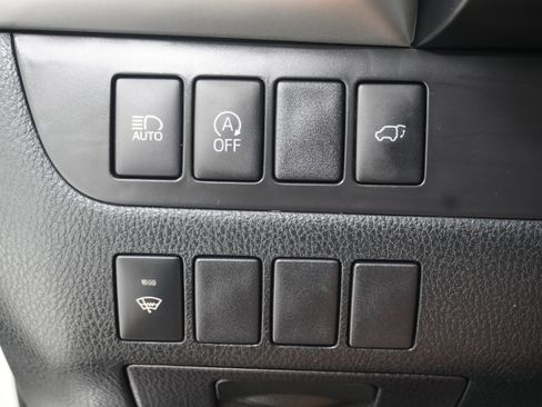 Used 2018 Toyota Highlander Plus FWD image 24