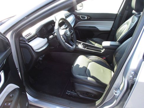 Used 2023 Jeep Compass Limited AWD/4WD image 17