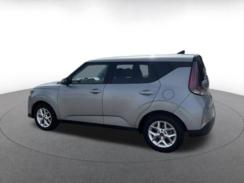 Used 2025 Kia Soul LX w/ LX Technology Package image 10