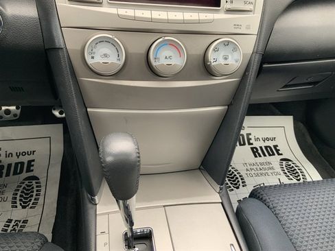 Used 2010 Toyota Camry image 25