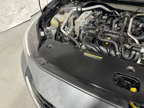 Used 2025 Nissan Sentra SV image 62