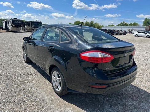 Used 2019 Ford Fiesta SE FWD image 3