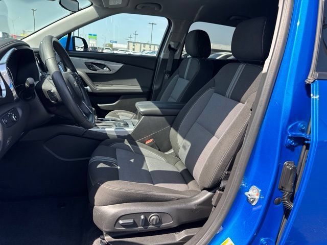 Used 2025 Chevrolet Blazer LT FWD image 17