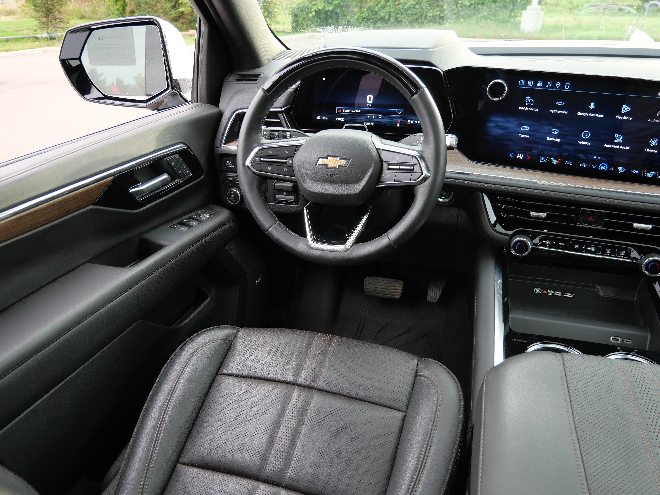Used 2025 Chevrolet Tahoe High Country AWD/4WD image 9