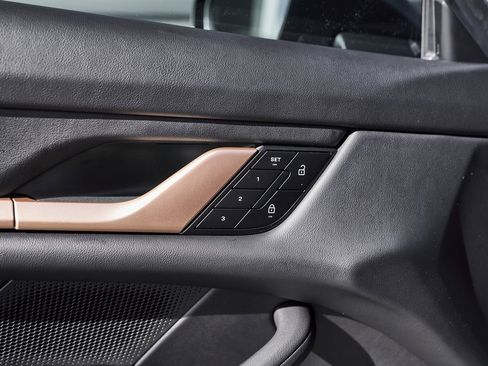 Used 2025 Porsche Taycan 4S w/ Premium Package image 31