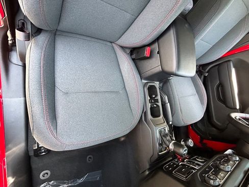 New 2024 Jeep Wrangler Unlimited Rubicon image 23