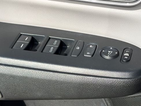 Used 2017 Honda CR-V EX-L image 16