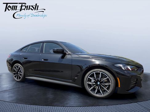 New 2026 BMW i4 xDrive40i w/ M Sport Package AWD/4WD image 1