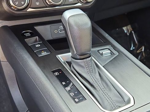 Used 2025 Nissan Kicks S image 16