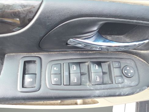 Used 2018 Dodge Grand Caravan SE w/ UConnect Hands-Free Group image 21