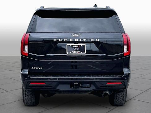 Certified 2025 Ford Expedition Active AWD/4WD image 5