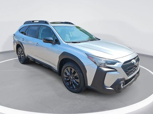 Used 2023 Subaru Outback Onyx Edition AWD/4WD image 3