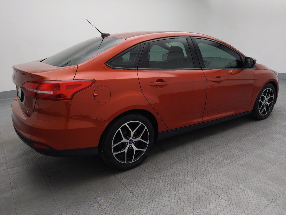 Used 2018 Ford Focus SE w/ SE Appearance Package FWD image 10