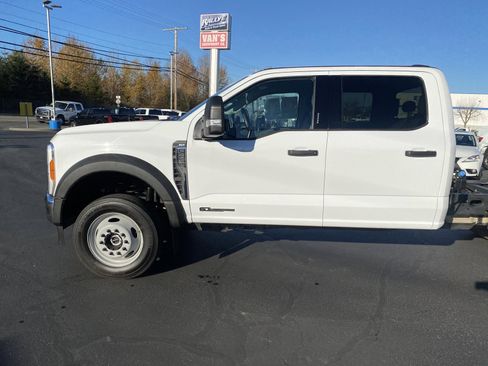 Used 2023 Ford F450 XLT w/ XLT Value Package AWD/4WD image 4