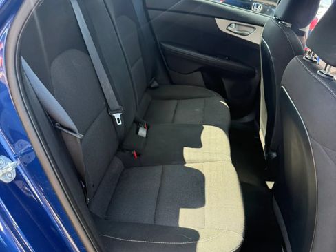Used 2023 Kia Forte LXS w/ LXS Technology Package FWD image 19