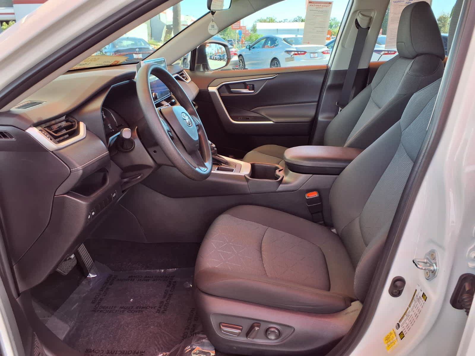 Certified 2025 Toyota RAV4 XLE w/ Convenience Package FWD image 17