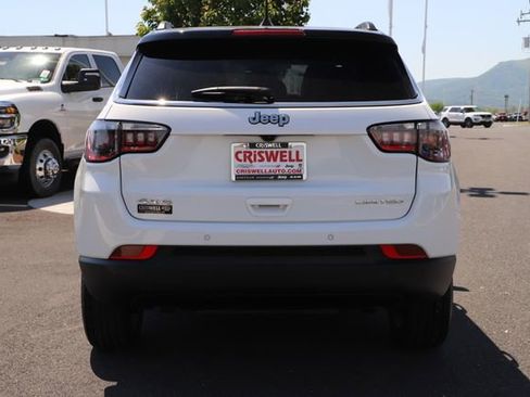 Used 2025 Jeep Compass Limited AWD/4WD image 5