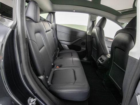 Used 2025 Tesla Model Y Long Range RWD image 12