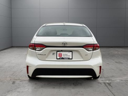 Certified 2021 Toyota Corolla LE FWD image 4