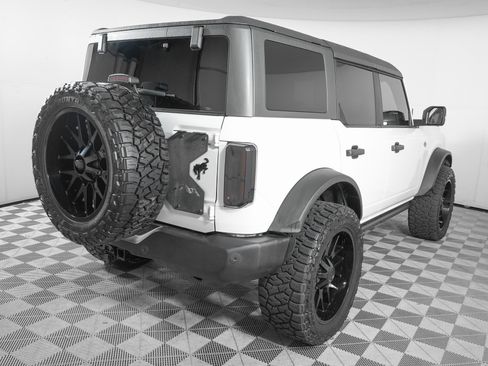 Used 2023 Ford Bronco Wildtrak image 5