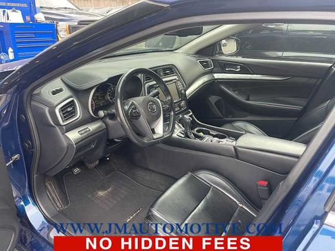 Used 2019 Nissan Maxima 3.5 SV w/ Floor Mat Group FWD image 2