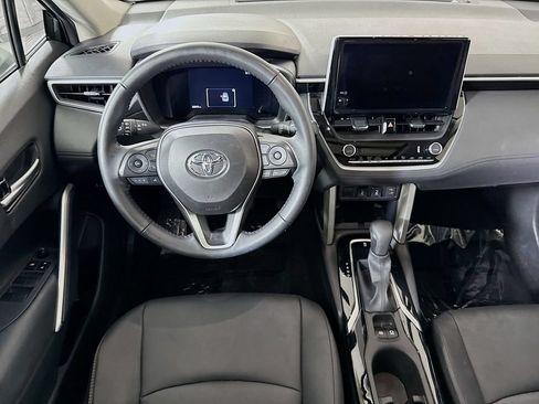 Certified 2024 Toyota Corolla Cross XLE w/ Convenience Package AWD/4WD image 4