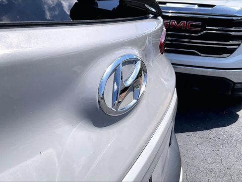 Used 2023 Hyundai Kona SEL FWD image 9