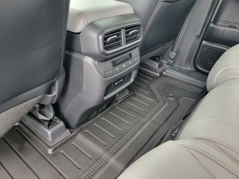 Used 2025 Honda Pilot EX-L image 33