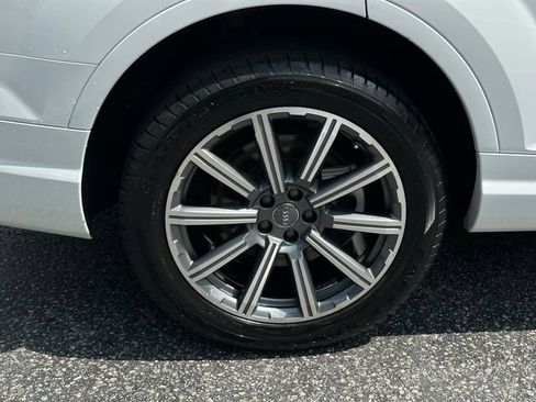 Used 2018 Audi Q7 3.0T Prestige image 11