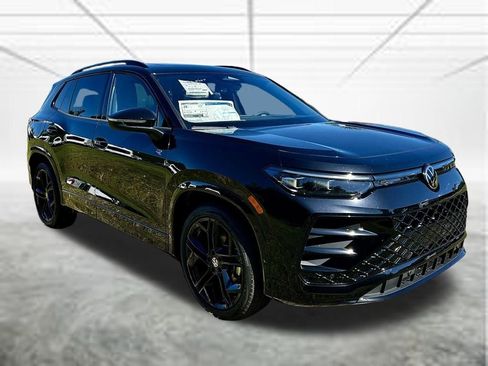 New 2026 Volkswagen Tiguan SE R-Line FWD image 2