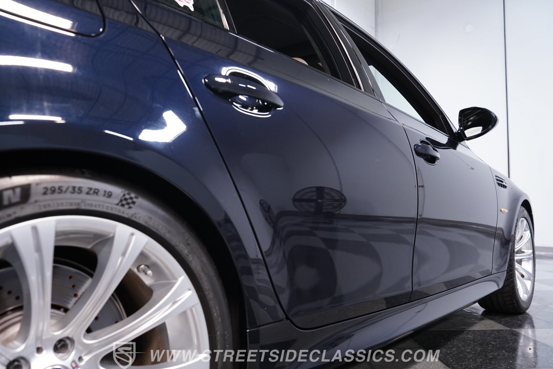 Used 2010 BMW M5 RWD image 22