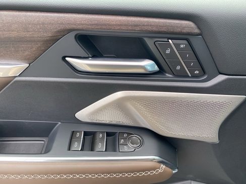 New 2026 GMC Acadia Denali Ultimate AWD/4WD image 13