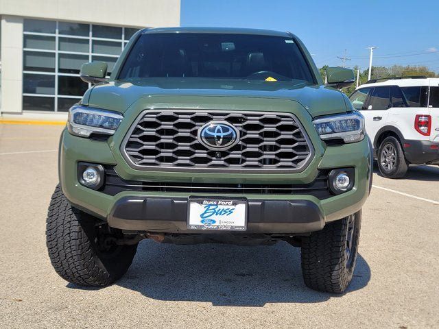 Used 2021 Toyota Tacoma TRD Off-Road w/ TRD Premium Off Road Package AWD/4WD image 2