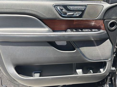 Used 2019 Lincoln Navigator Select w/ Cargo Package RWD image 12