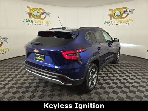 Used 2024 Chevrolet Trax LT w/ Driver Confidence Package FWD image 9