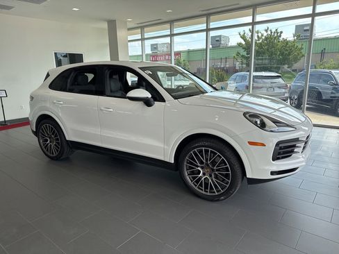 Used 2023 Porsche Cayenne Platinum Edition AWD/4WD image 1