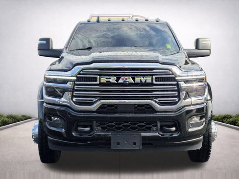 Used 2025 RAM 4500 4x4 Crew Cab DRW w/ Laramie Trim Package image 3