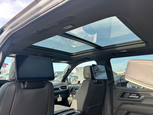 New 2026 GMC Yukon XL Elevation image 19